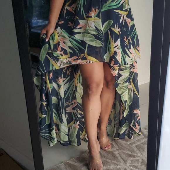 Tropical Ruffled Dress - Picture 2 of 8